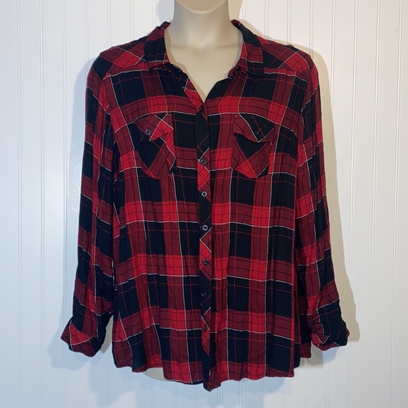 torrid Tops - Torrid size 3 plaid button up lightweigh top dress blouse shirt red black white